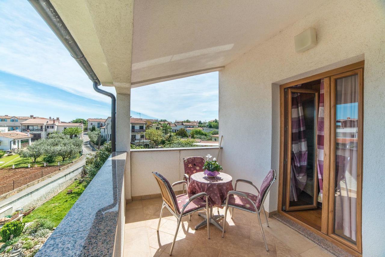 Apartments And Rooms Ana Pomer 217 Exterior photo